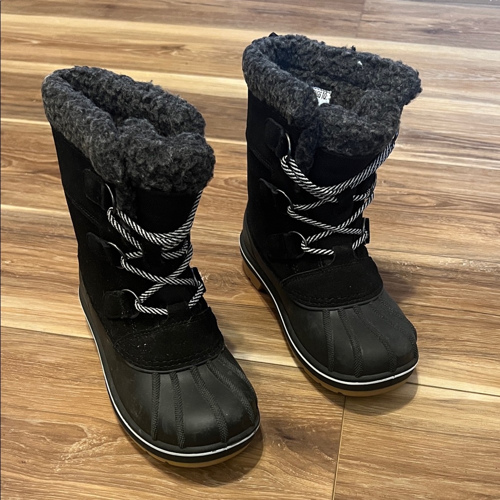Cat & Jack Black Winter Boots with Gray Lining Waterproof and very Warm